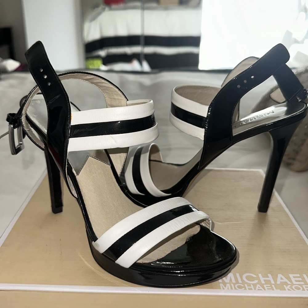 Michael Kors black and white pumps